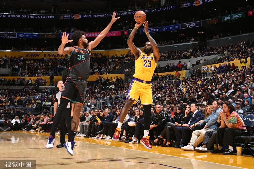 更在三分线 更在三分线